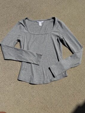 Athleta Heather Gray Long Sleeve Crewneck Top